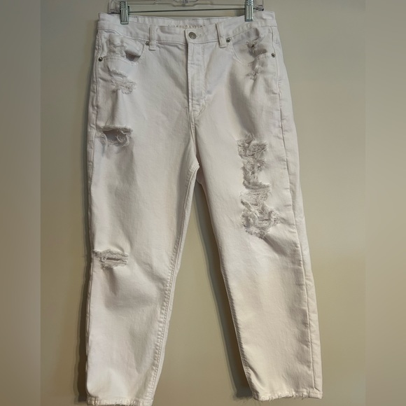 American Eagle Outfitters Denim - American Eagle White Stretch Distressed Mom Jeans Size 12 X-Short